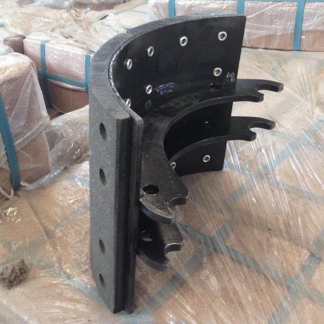 أجزاء فرامل المحور قطع غيار محور المقطورة عالية الجودة وسادات الفرامل