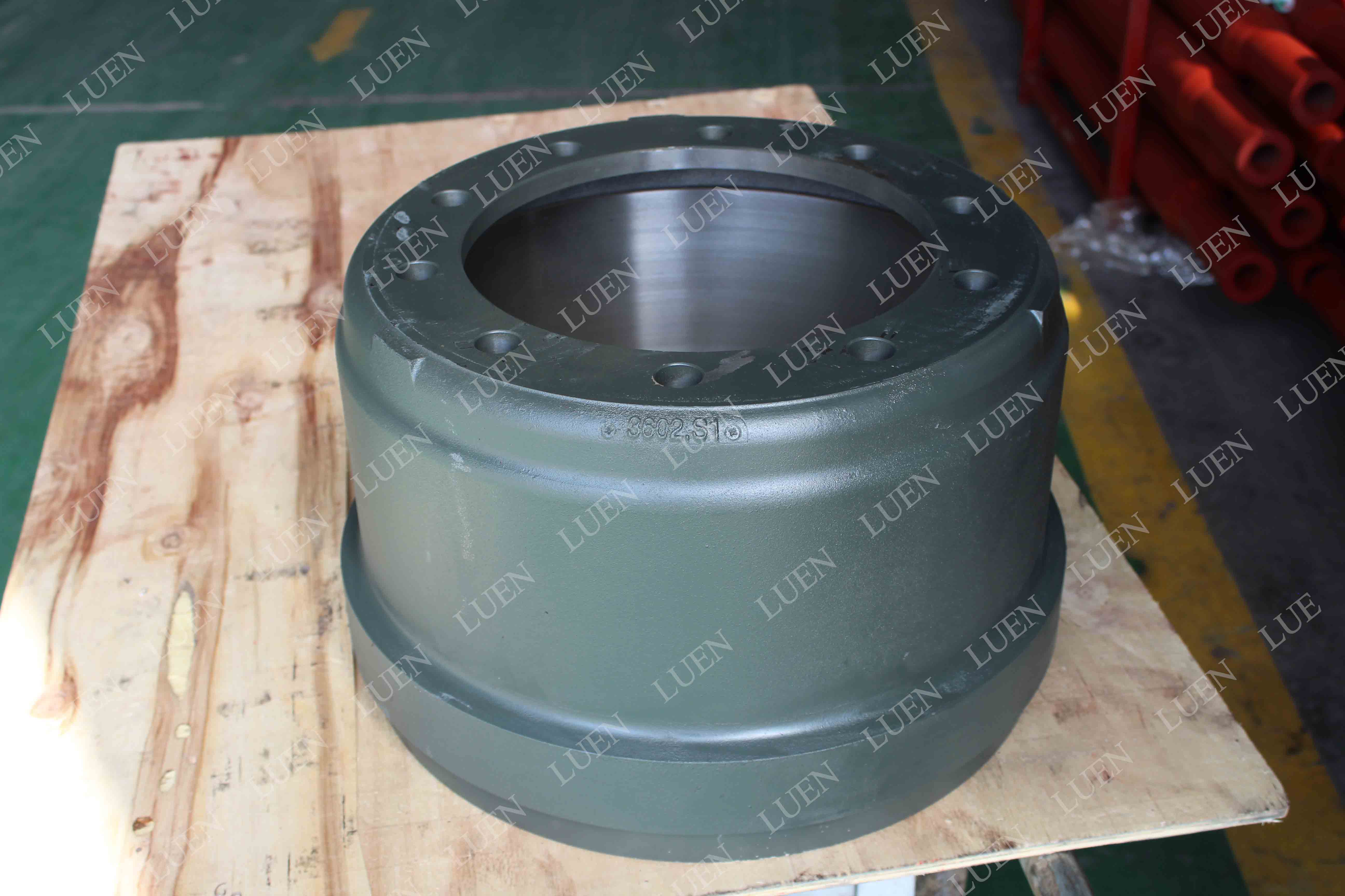 Accessoires de remorque Fuwa, accessoires d'essieu, tambour de frein int&eacute;gr&eacute; de 13 tonnes